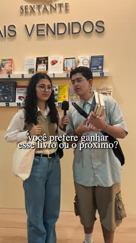 você prefere ganhar esse livro agora ou o próximo? 🫵🏻 #booktokbrasil #bienaldolivro 