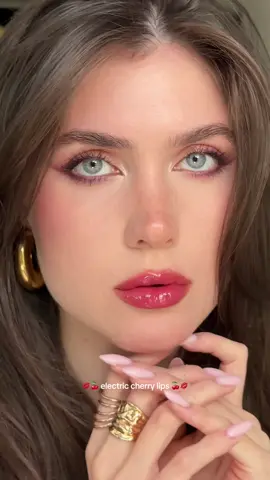 electric cherry lipcombo 🍒💋 details: @Wonderskin Beauty 360 Contour Lip Liner: Color - SADDLE  @Fenty Beauty Trace'a Out pencil lip liner Extra Thigh 06; Gloss Bomb Stix lipstick High'biscus; Gloss Bomb lipgloss RiRi #cherrylips#cherry#lipcombo#makeupinspo#makeuplooks#lipgloss#lipliner#lipstick#redlips#summermakeup#explorepage#girlythings