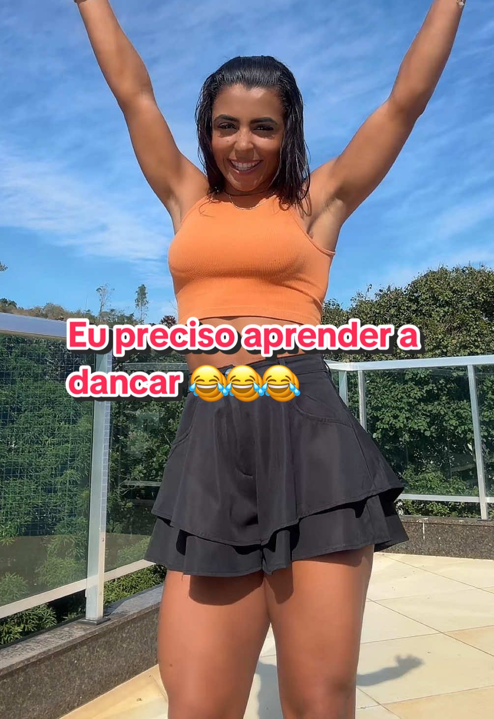 E eu não sei dançar 😂😂😂 #morena #linda #foryoupage #explore #fyp #domingo 🥰
