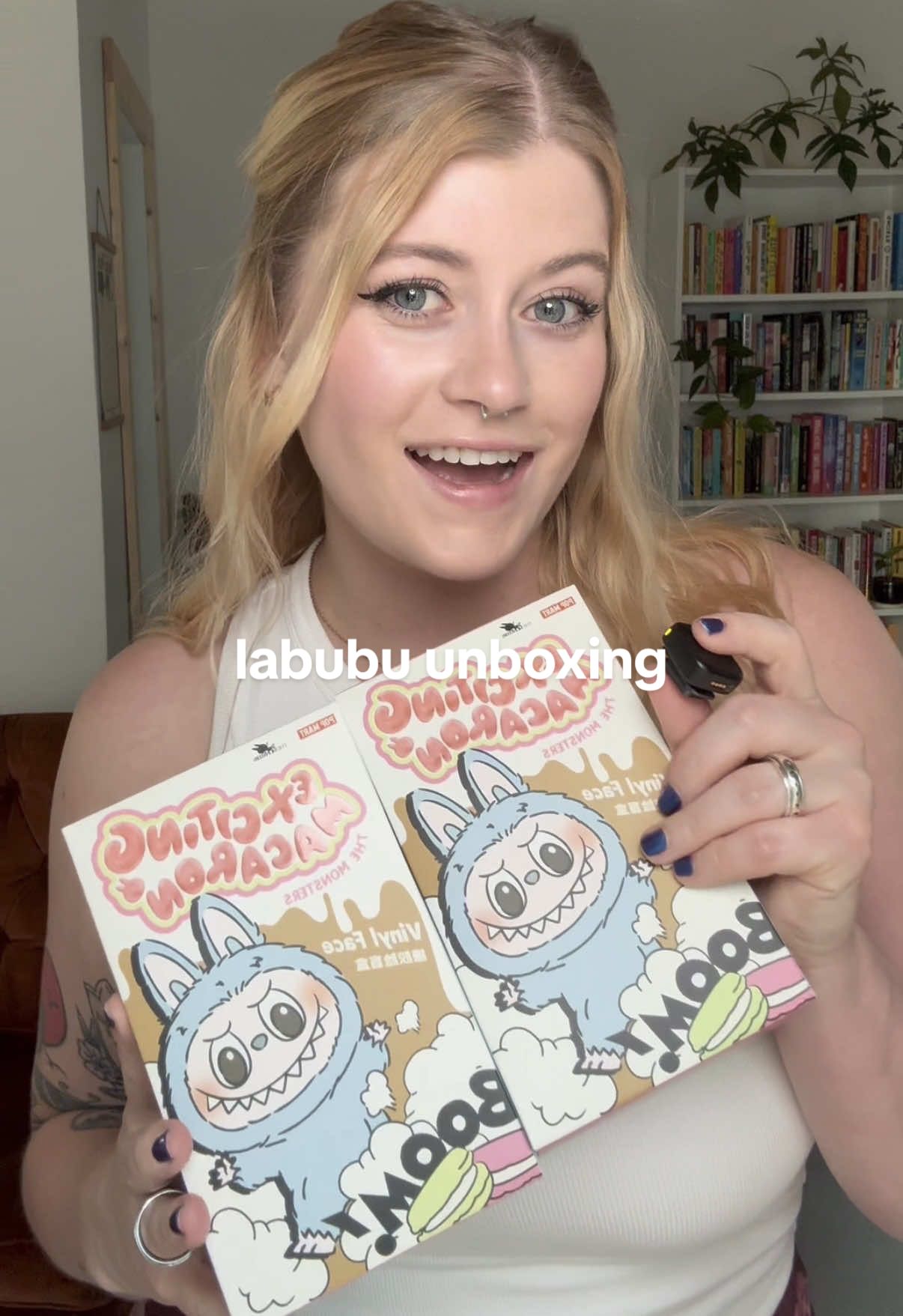 exciting macaron unboxing 💕✨  🛍️ @Whoopea@IG: Whoopeaofficial  🏷️: #labubu #labubuunboxing #themonsters #blindbox  #labubumacarons #unboxing #labubuthemonsters #tiktokmademebuyit #popmart #popmartunboxing