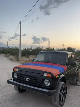 Vonca stacve😂?#90NV077 #new #2121 #Niva #Legend #lada #lada 