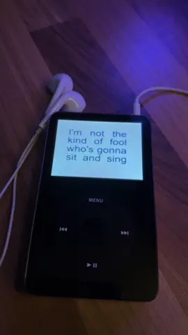 Stuck on the puzzle - Alex turner. #arcticmonkeys #alexturner #matthelders #jamiecook #nickomalley #music #ipod #lyrics_songs #foryoupage 