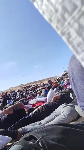 ‏حال غزة اليوم باختصار: من أراد أن يأكل، فعليه الذهاب إلى مصيدة الموت… إما أن يعود ببعض الطعام، أو لا يعود أصلاً! ومن لم يُرِد الذهاب، فلا خيار له سوى ربط حجر على بطنه وبطن أولاده… وربما أكثر!
