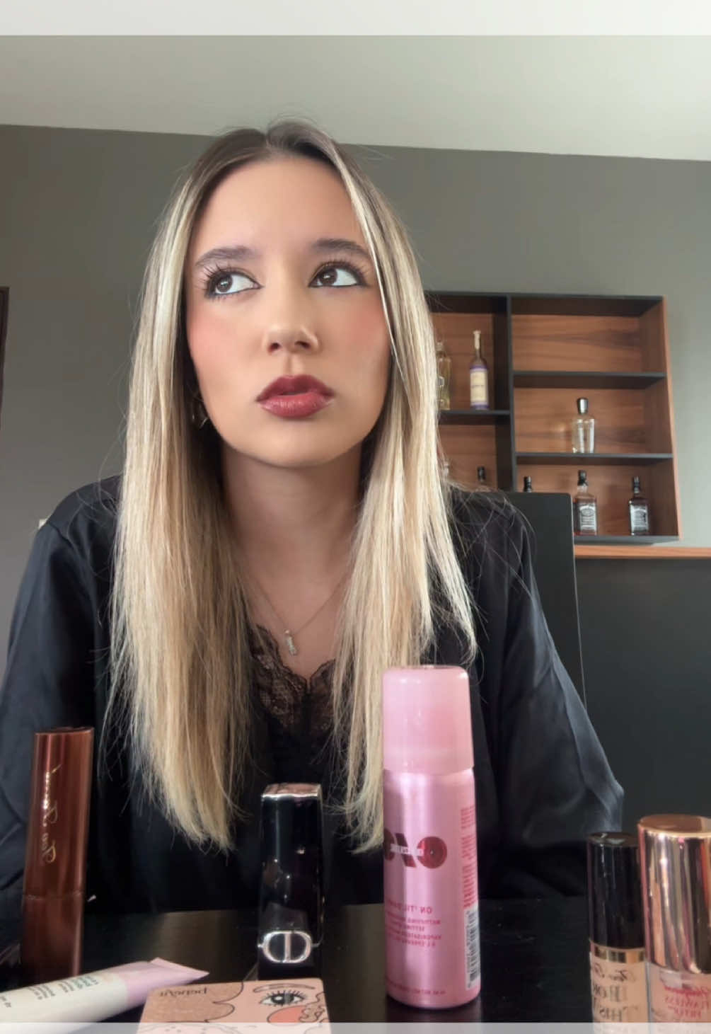 jajaj se aprendieron muchas cosas en ese viaje, y amamos Colombia!! #grwm #makeup #sephora #charlottetilburymakeup #yslbeauty #diorbeauty #onesize #toofaced #benefit #glossier #armanibeauty #fyp 