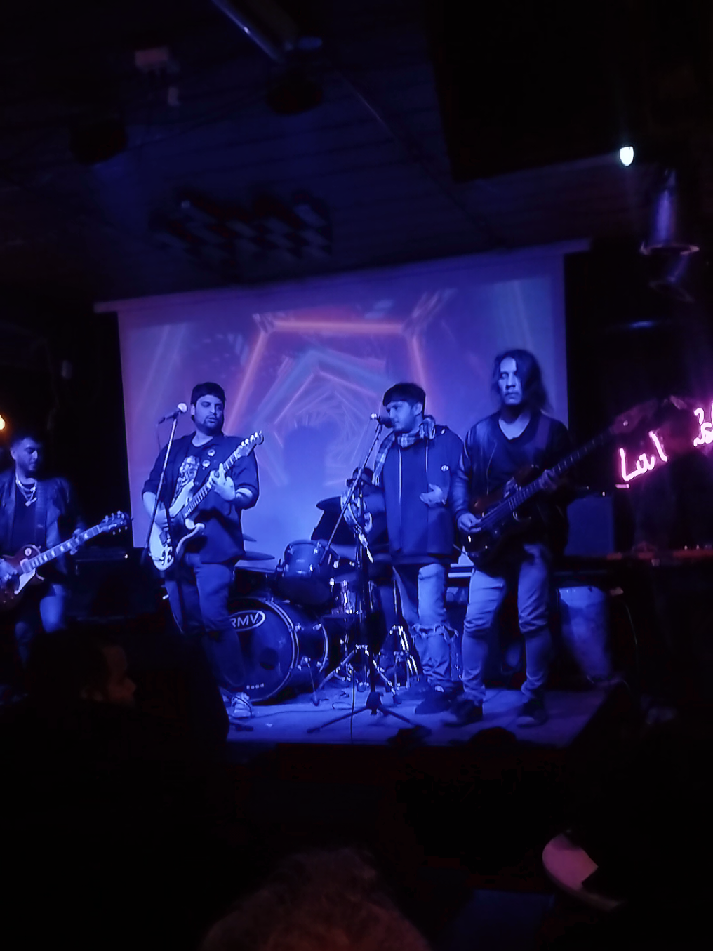 ROCANROL ES LO QUE QUIEREN 🔥🔥 Amigos y amigas de tiktok les compartimos algo de lo que fue la fecha a beneficio, en la que estuvimos compartiendo escenario con bandas amigas, del día jueves, en Quilmes en Casa Rodolfo Walsh. #rocanrol #rocknacional #stonesargentina #bandasunder #musica #bandasnuevas #argentina🇦🇷 #bandasindependientes #rolinga #rockandrollenespañol #rock #rockargentino🇦🇷 #rockargentino 