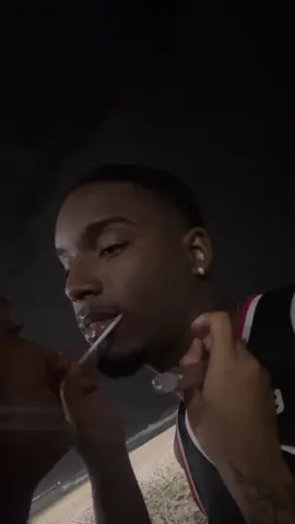 ✊🏾