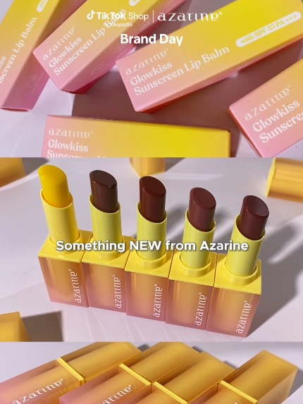 “Lipbalm yang gak cuma cantik, tapi juga ada SPF-nya???” YES, ini dia Glowkiss Sunscreen Lipbalm dari Azarine! 💋☀️ tersedia dalam 5 shades yang bisa bantu melembabkan dan bantu lindungi bibir mu dari sinar UV! Jangan sampai kalian gak nyobain yaa, checkout di keranjang kuning sekarang juga!! #azarine #azarineproduct #azarinesuncreen #sunscreenazarine #launchproduct #newproduct #azarinelipsunscreen #sunscreenbibir #SPFLipbalm #lipspf #SPFSETIAPSAAT #tintedlipbalm #fyp