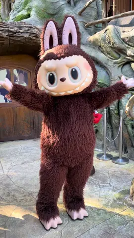 Anyone loves this? 🥹 #labubus #labubu #labubuthemonsters 
