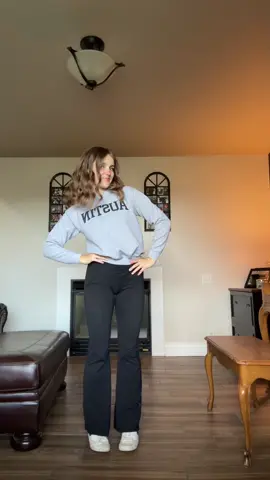 My dog’s head peeking in at the end😂❤️ #OOTD #fitcheck #outfitinspo #Summer #workoutfit 