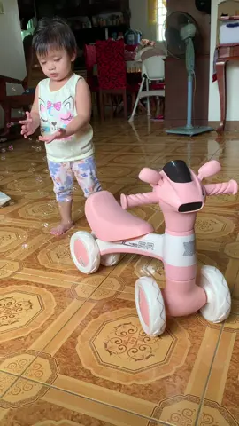 Balance bike for kids #fyp #bikeforkids #balancebike #giftforkids #giftforbaby #forkids #bike #tiktok #fypシ #fypシ゚viral #fypage 