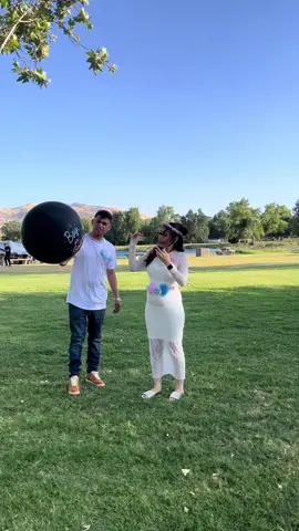 @alejandro leos Papy y Mamy te esperamos con muchas ansias 🥰🤰🏼#genderreveal #revelation #revrlaciondegenero #niñooniña💙💗 #foryou #fyp #pregnancy 