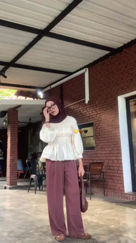 cantik bgt blouse nya💛 #blouse #outfit #outfitideas #outficheck 