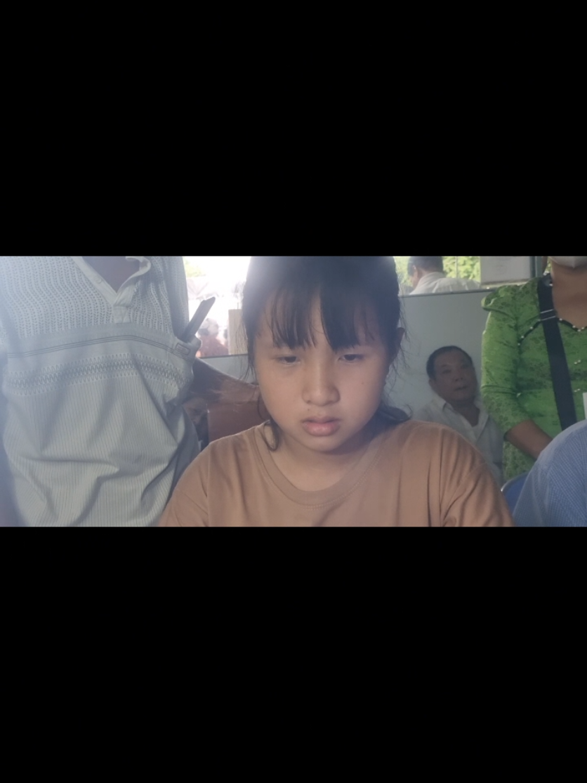 #CapCut Nhà thuốc Chị Hội đông y khóm Trà Sư/ Phòng chẩn trị YHCT Trà Sư phường Nhà Bàng thị xã Tịnh Biên tỉnh An Giang. Ngày hốt chính là ngày chủ nhật.