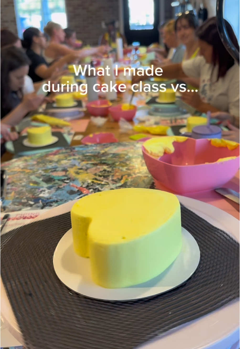 I love teaching cake decorating classes 🥰  #cakeclasses #cake #cakedecorating #bentocake #fyp 