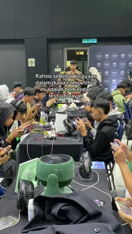 Sebab tu sebelum nak bawak player offline, mesti dapatkan izin mak ayah dulu lagi