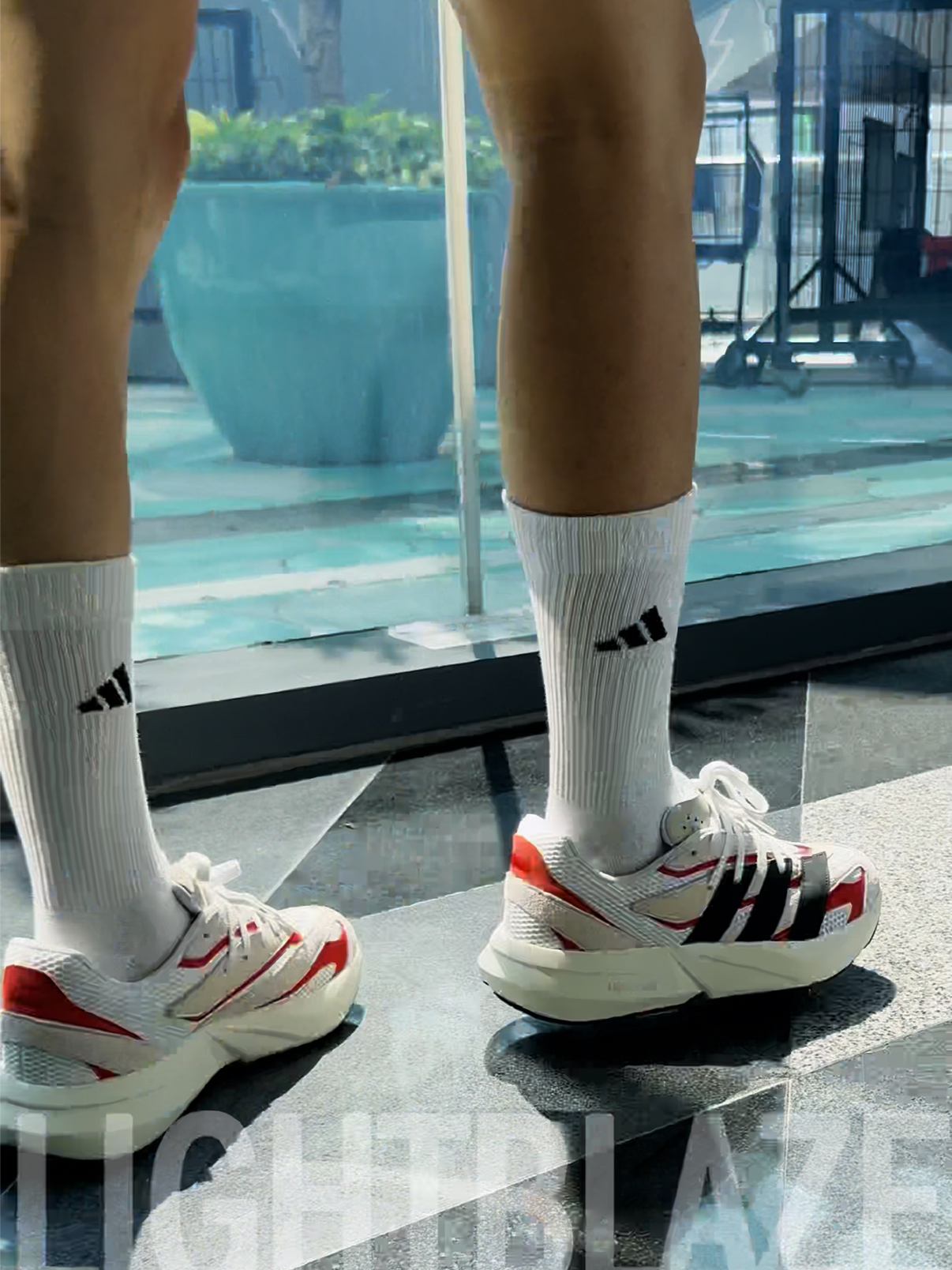 adidas Lightblaze รองเท้าที่ผสานสไตล์และความสบายเข้าไว้ด้วยกันในทุกวัน #adidasLightblaze #adidas