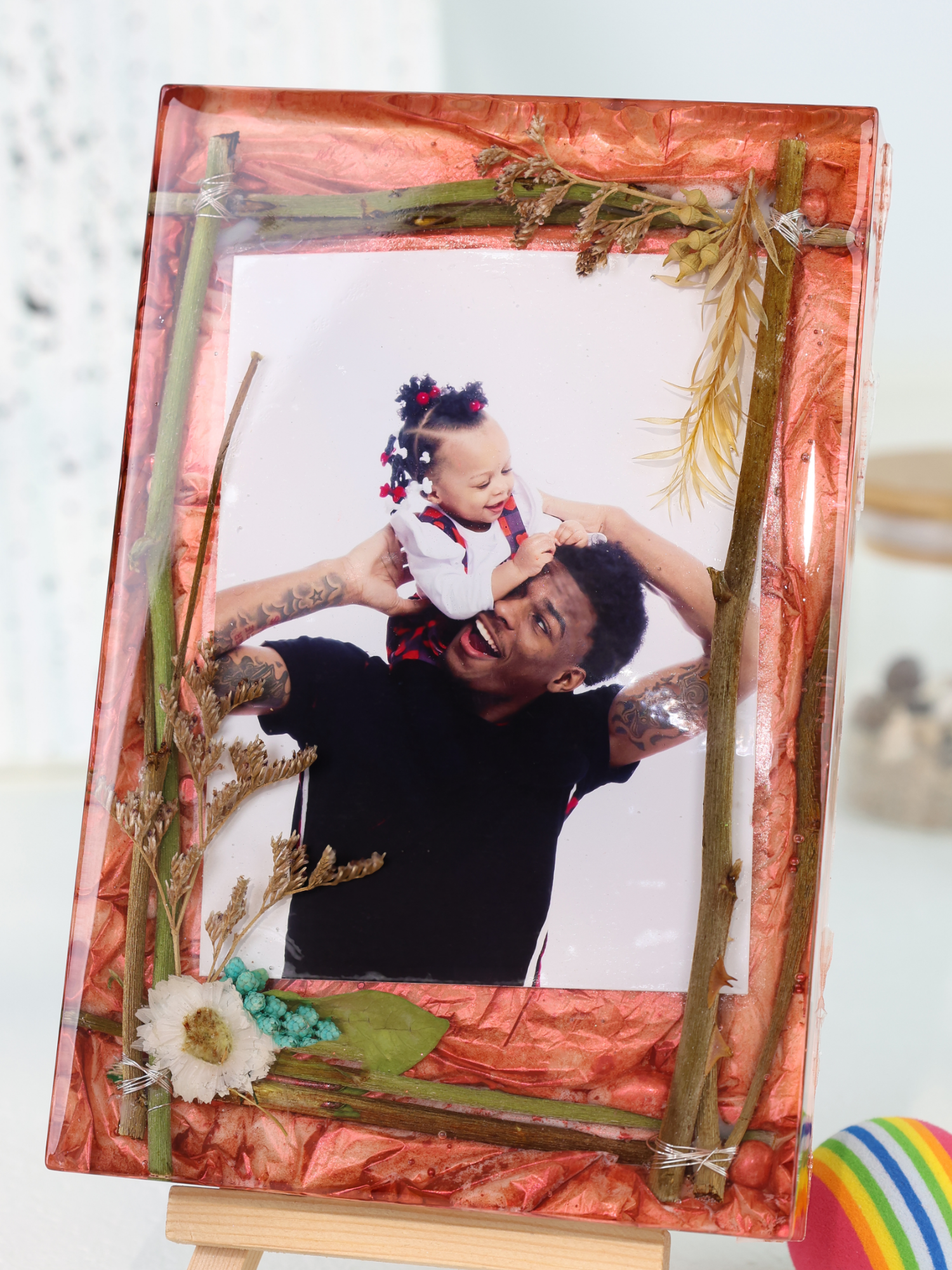 Parent-Child Resin Frame Capture those precious moments with your little one in the most fun and creative way! This epoxy resin frame, infused with natural elements, not only holds memories but adds a touch of warmth and creativity to your home. 🌿✨ Perfect for celebrating all those adorable giggles and cuddles! 💖👨‍👧 🎁 Go to my profile, click the link to get your materials!#ResinArt #Creative #DIYHomeDecor #ResinFrame #HeyClear