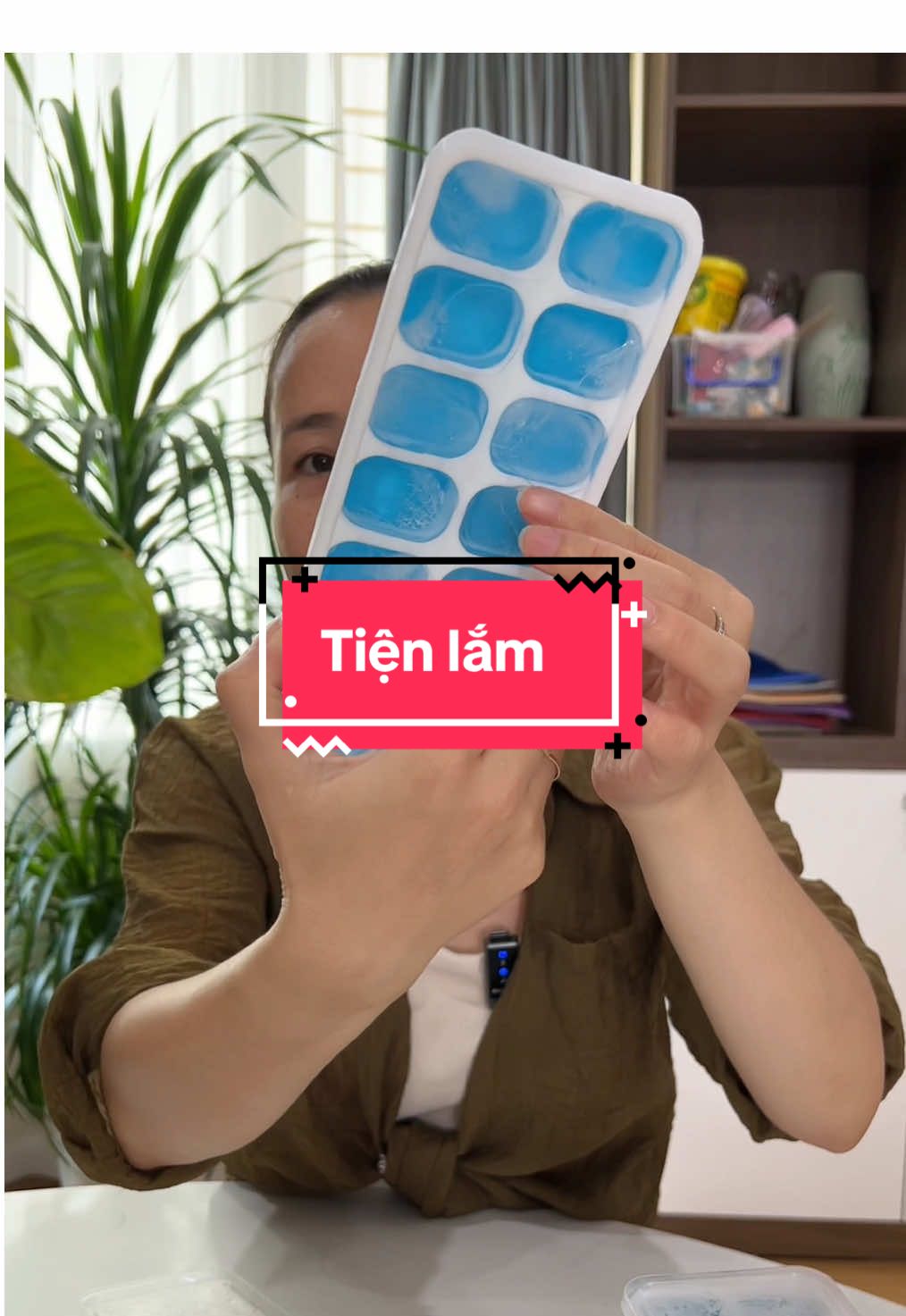 Khay làm đá silicon tiện lợi giúp việc lấy đá dễ dàng . #xuhuong #mesocnau #khaylamda #khaylamdasilicon #khaylamdasiliconconapday #khaylamdaconapday #CapCut 