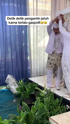 Pengantin udah pengen buru buru malem 😂🙏 #pengantinjatuh #adatsunda #pengantinviral #pengantinhappykamipunhappy #adatsunda 
