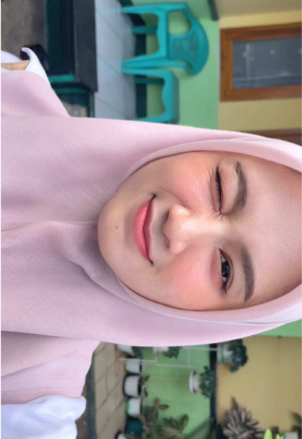 aslinya silau banget