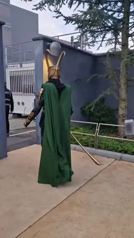 Interesting interactive moments at Disneyland marvel series.#disney #disneyworld #disneyland #marvelstudios #tiktok #funny #funnyvideos #fyp #foryou #avengers#usa