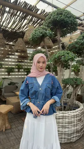 hari ini pake jaket jeansss 🎀