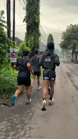 #fyp #morningrun #lariindonesia #runningvibes #pelarikonten 
