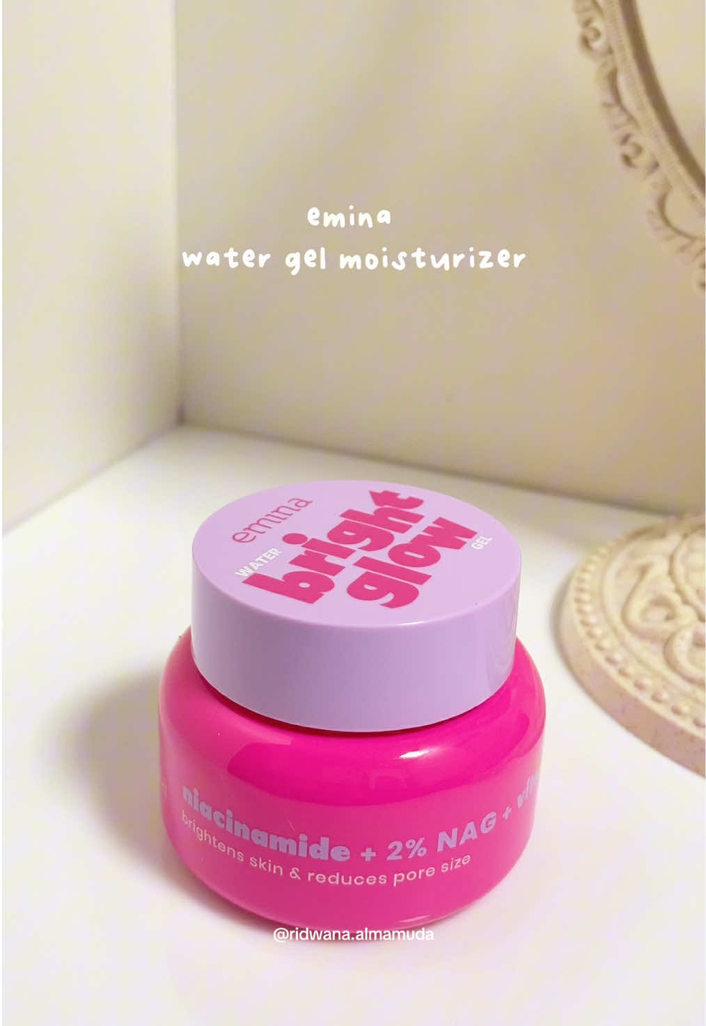 moisturizer baru dari emina, tekstur nya gel watery yg ringan dan cepat meresap ke kulit✨ #emina #eminabrandday #moisturizer #eminaaffiliate #bercuanbersamaemina #eminadaretoshine #fyp 