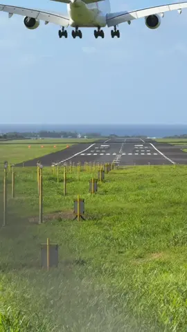 #emirates #mauritius🇲🇺 #landing #plane#SSR#viral#fyp