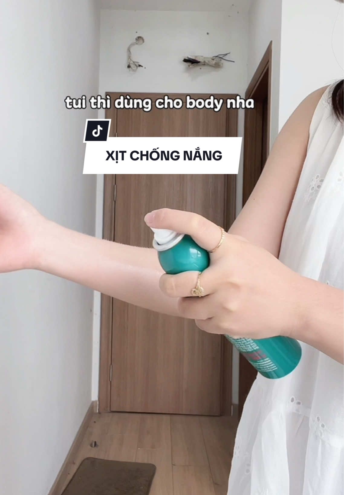 Xịt chống nắng JM Solution ☀️☀️ #xuhuong #xuhuongtiktok #trend #trending #viral #thinhhanh #review #hgreview #beauty #skincare #hasaki #jmsolution #xitchongnang #xitchongnangbody #xitchongnangjmsolution #xitchongnangnangtone #chongnangbody #chongnangtoanthan 