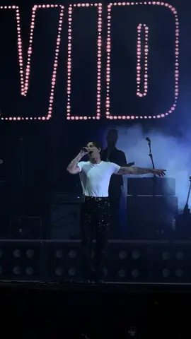 Damiano David ❤️‍🔥  Meo kalorama 2025  Born with a broken heart  @Damiano David  #damianodavid #meokalorama #maneskin #concerts #lisbon #liveshow #popmusic #bornwithbrokenheart #lisboa #fyp 