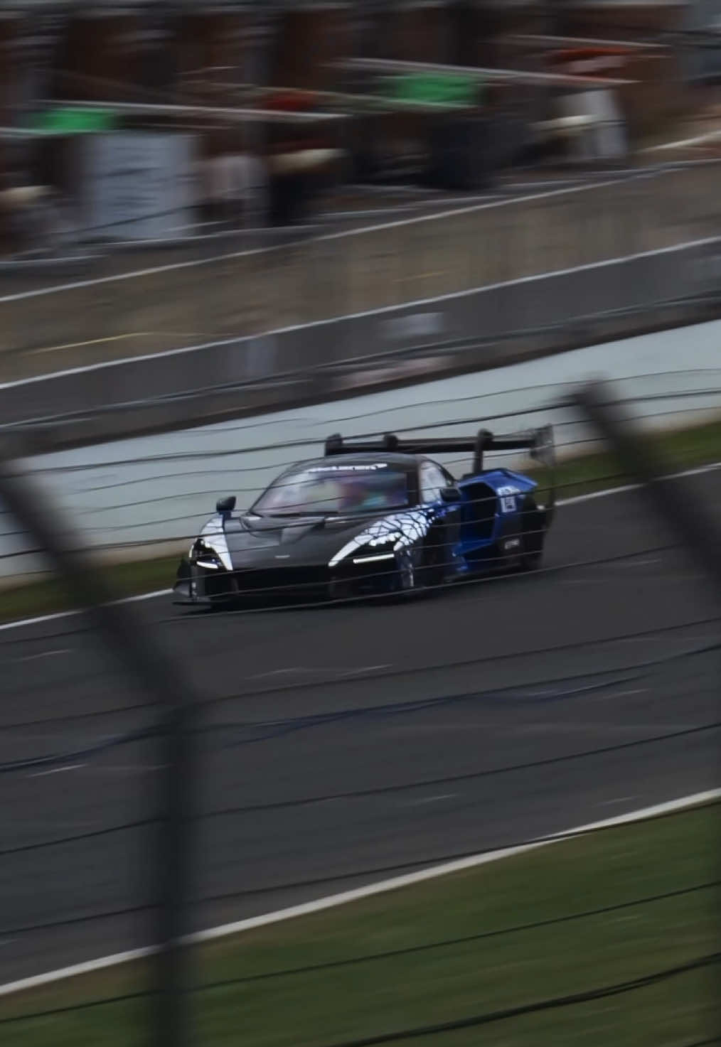 the blazing senna gtr @McLarenauto @Brands Hatch Circuit 