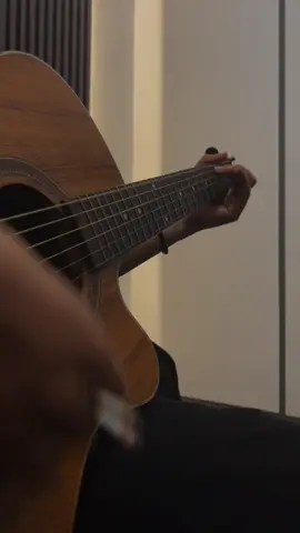 Karena wanita ingin di? #pramayudacover #covergitar #coverakustik #adabandkarenawanita #covermelodi #covernyanyi #storysad #fyp 