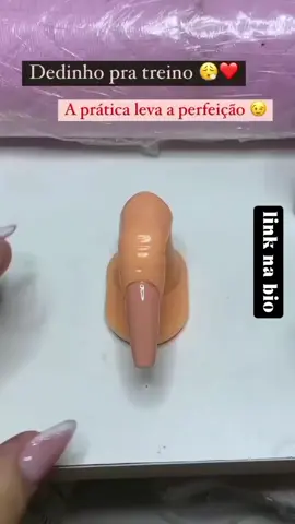 Gostou? Deixa seu like ❤️ ▶️Comenta o que você achou 💭 ▶️Compartilha com suas amigas que amam unhas📲 ▶️Salva pra se inspirar depois📥😍 🎁 PS: Quer aprender Todos os SEGREDOS para fazer Alongamentos de Unhas Perfeitos ? E fazer unhas incríveis como essas também ? Faz assim então, clica lá no nosso link Azul Da Biografia e veja só cursos vips que disponibilizamos pra você ❤️👏👏#manicure #unhasstiletto #esmaltes #naildesign #blindagem #unhasquadradas #manicureiniciante 