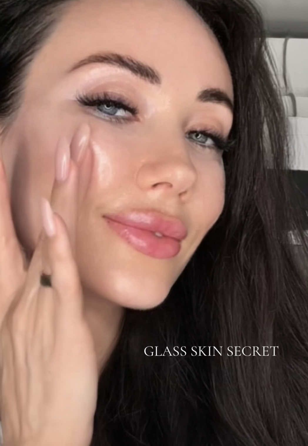 Glass skin in one step + the @Purcell colostrum pore mist delivers instant hydration & refined pores in seconds 💖  Check it out on Amazon! Link in bio  ad #purcell #purcellmist #colostrumporemist #colostrum #poremist #pores #facemist #maKeuptips #glassskin #serum #serummist #hydrationskin #beauty #oilyskin #dryskin #koreanskincare #Skincare #skintok #kbeauty 