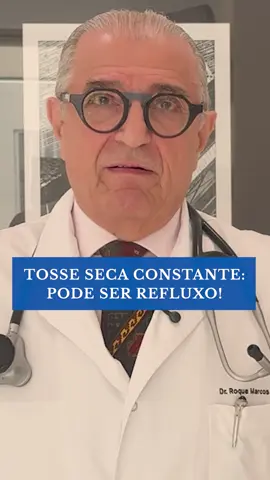 Você tem tosse seca e persistente? Já tentou utilizar xaropes, fazer inalações e até outros tratamentos que focam nos pulmões sem resultado eficaz? A causa pode ser o refluxo! Estudos revelam que até 75% dos casos de tosse crônica sem explicação aparente estão ligados ao refluxo silencioso, também conhecido como refluxo extraesofágico ou laringofaríngeo. Se sua tosse persiste por mais de três semanas, piora à noite ou vem acompanhada de pigarro constante, procure um médico, pois o refluxo pode ser a causa. Compartilhe este vídeo com quem sofre de tosse crônica. Essa informação pode ser a chave para o alívio e para recuperar a qualidade de vida. Lembre-se: refluxo não tratado afeta muito mais do que apenas o estômago!