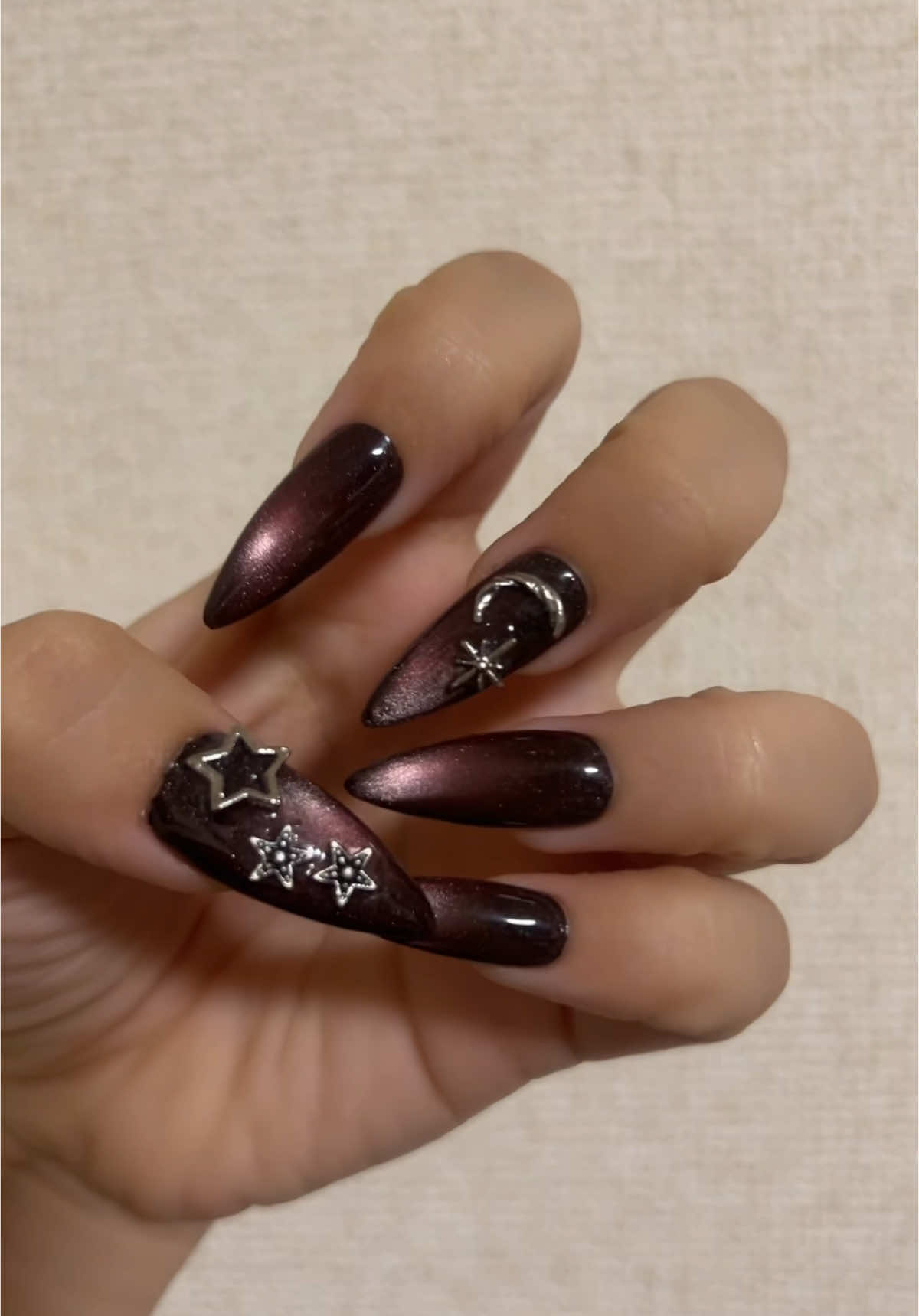 色が絶妙に可愛すぎる #ネイル #ネイルデザイン #ネイルチップ #マグネットネイル 