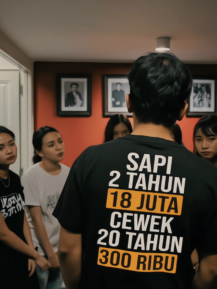 sapi 2 tahun 18 juta,Cewek 20 Tahun 300ribu #OOTD #kaoskatakata #kaosviral #foryou #fyp 