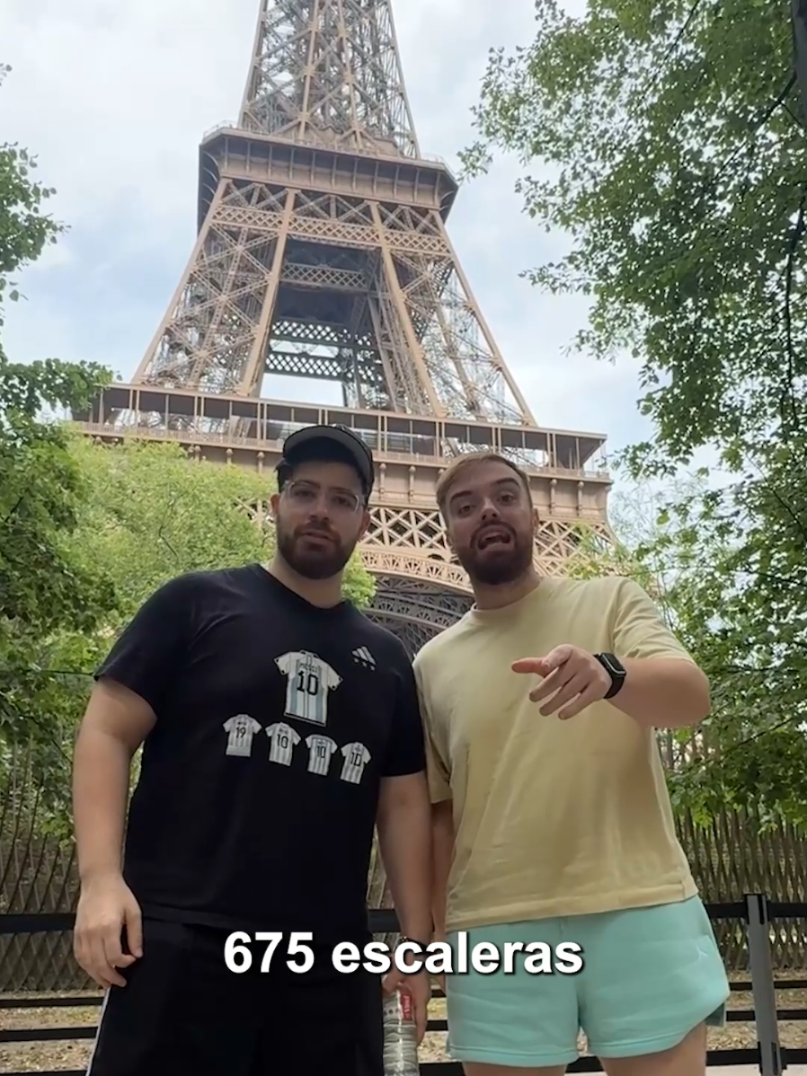 Subiendo la Torre Eiffel. 700 escaleras. 