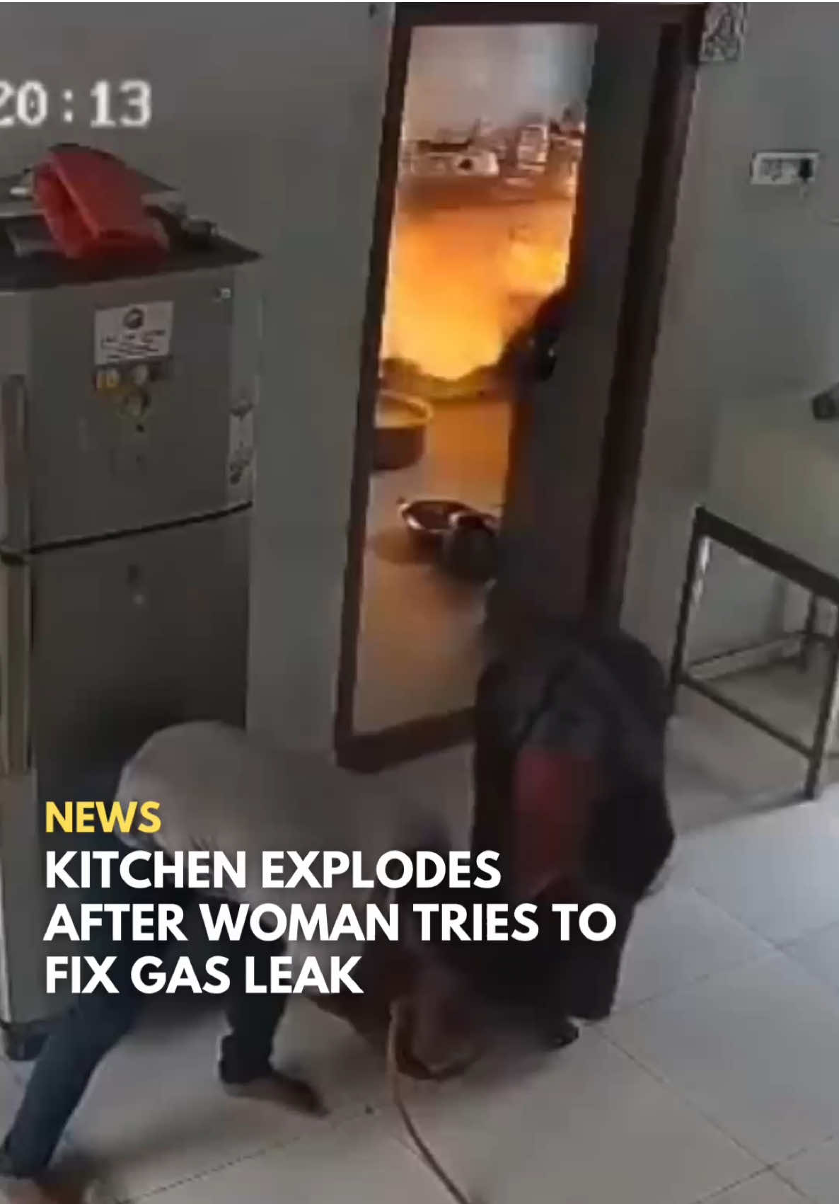 A viral video posted by @/Satyamraj_in on X shows a terrifying moment caught on CCTV.  In the clip, a woman is seen rushing out of a kitchen after noticing a gas leak.  Moments later, she re-enters with a man, attempting to stop the leak. As they attempt to lift the gas cylinder, an explosion suddenly erupts, engulfing the kitchen in flames.  Despite the intense blast, both individuals managed to escape. Follow @saysdotcom for more news updates. 🎥 via @/Satyamraj_in (X) #SAYSnews