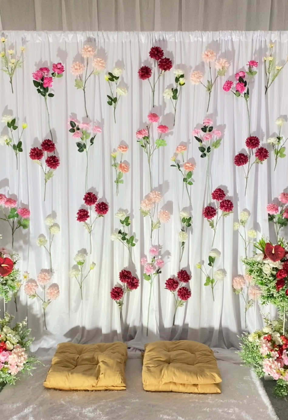 ig : @dekor.byzeeca #dekormurahbekasi #dekormurahjakarta #engagement #dekormurah #dekorasilamaran #dekorlamaran #dekortasyakuran 