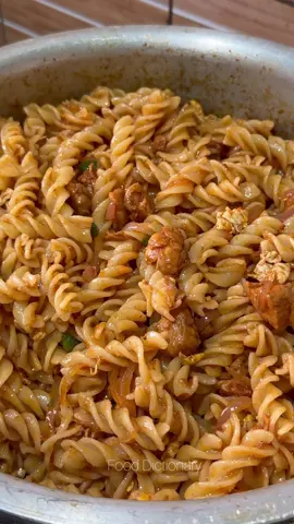মুরগির মাংস আর ডিম দিয়ে মজাদার পাস্তা 😋