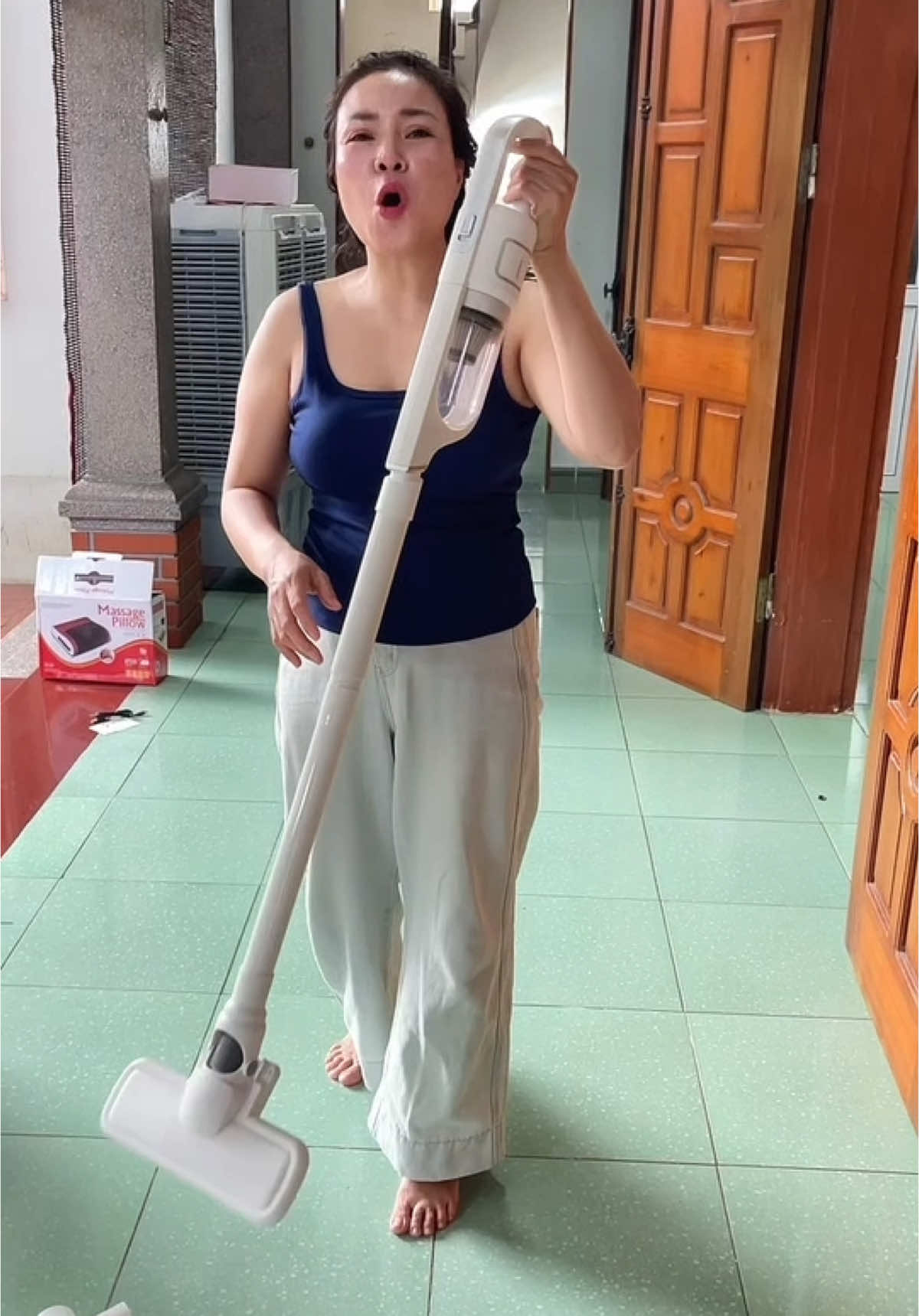 Máy hút bụi không dây #mayhutbui #mayhutbuicamtay #mayhutbuikhongday #hahienhoa1 #xuhuong #tienichgiadinh #thinhhanh 