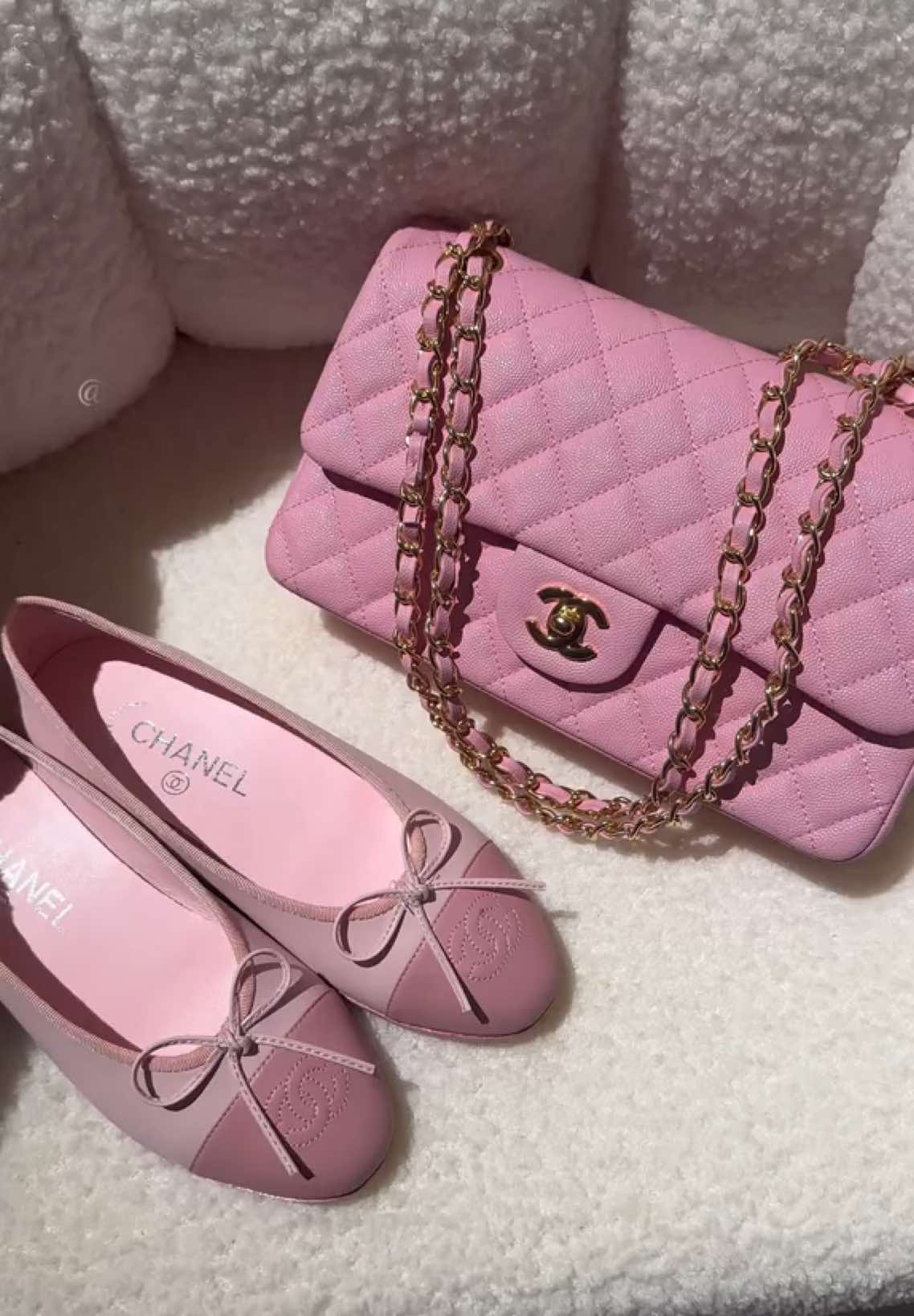 pretty💗🎀💕 #chanel #chanelbeauty #chaneladdict #pinkaesthetic #luxuryfashion #itgirl 