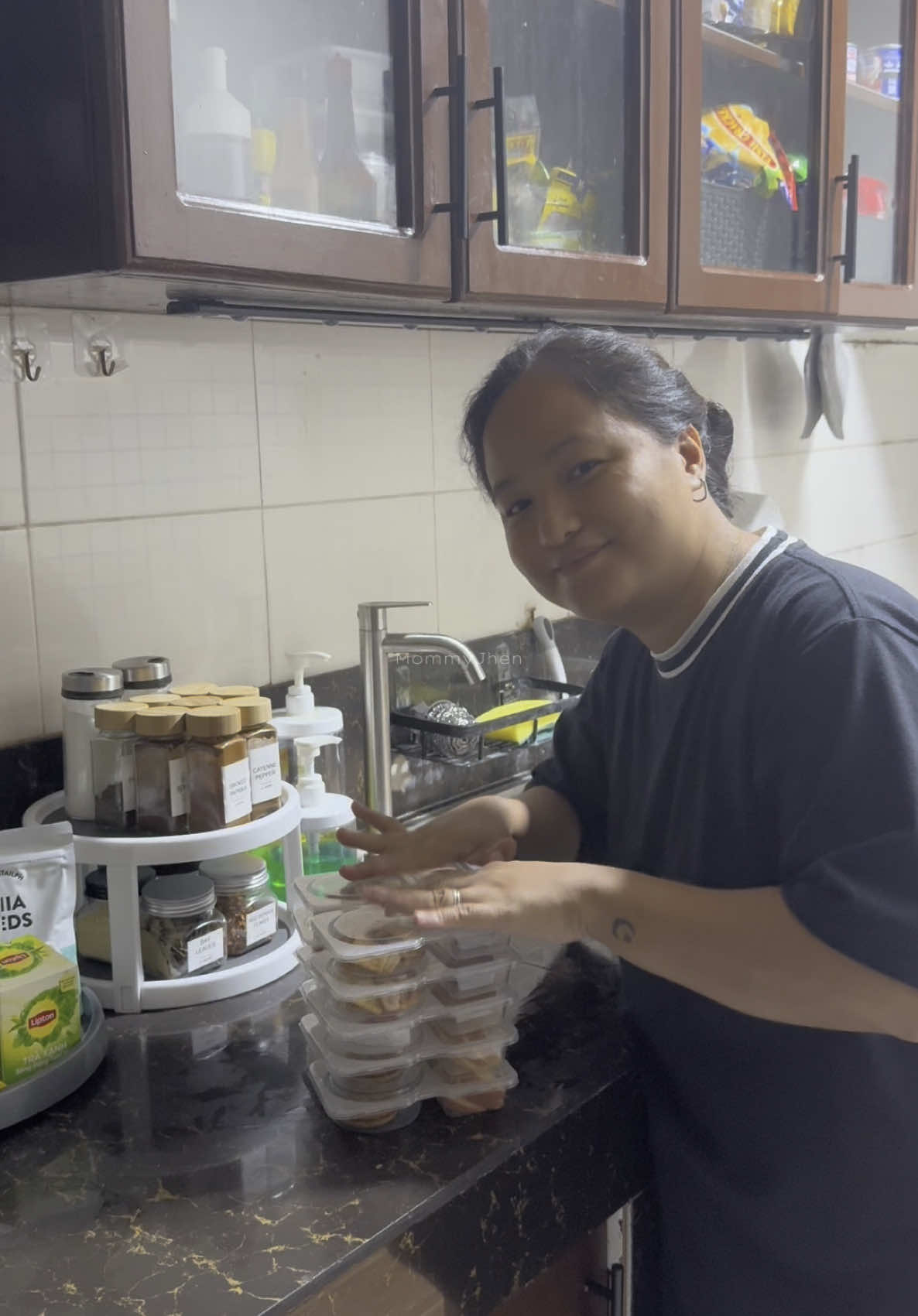 Prepared snack boxes for my kids and ulam ng mga ate for tomorrow 🥰 #mommyjhenmon #minivlog #adayinmylife #momlife #workingfromhomemom #baonserye #baonseryevlog #baonideas #snackideas #snackforkids #snackbox #snackboxcontainer @Brent Monares ✅ 