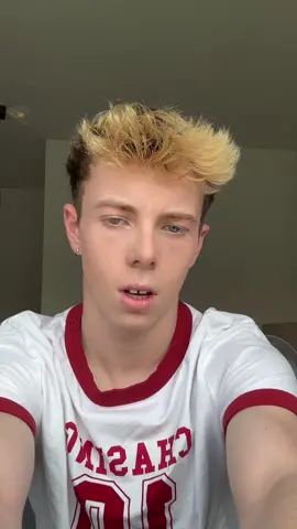 I do actually have a question tho x #fyp #gay #viral #blonde #addison #Summer #charli #relatable #friends  #mlm 