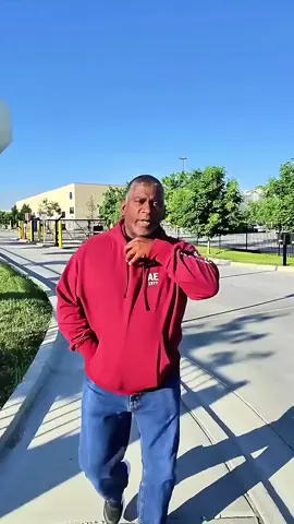 Neighbor freaks out and threatens to call the cops on me if I didn’t stop mowing for this old 80-year-old lady #mowing #mowingthelawn #mowingstand 