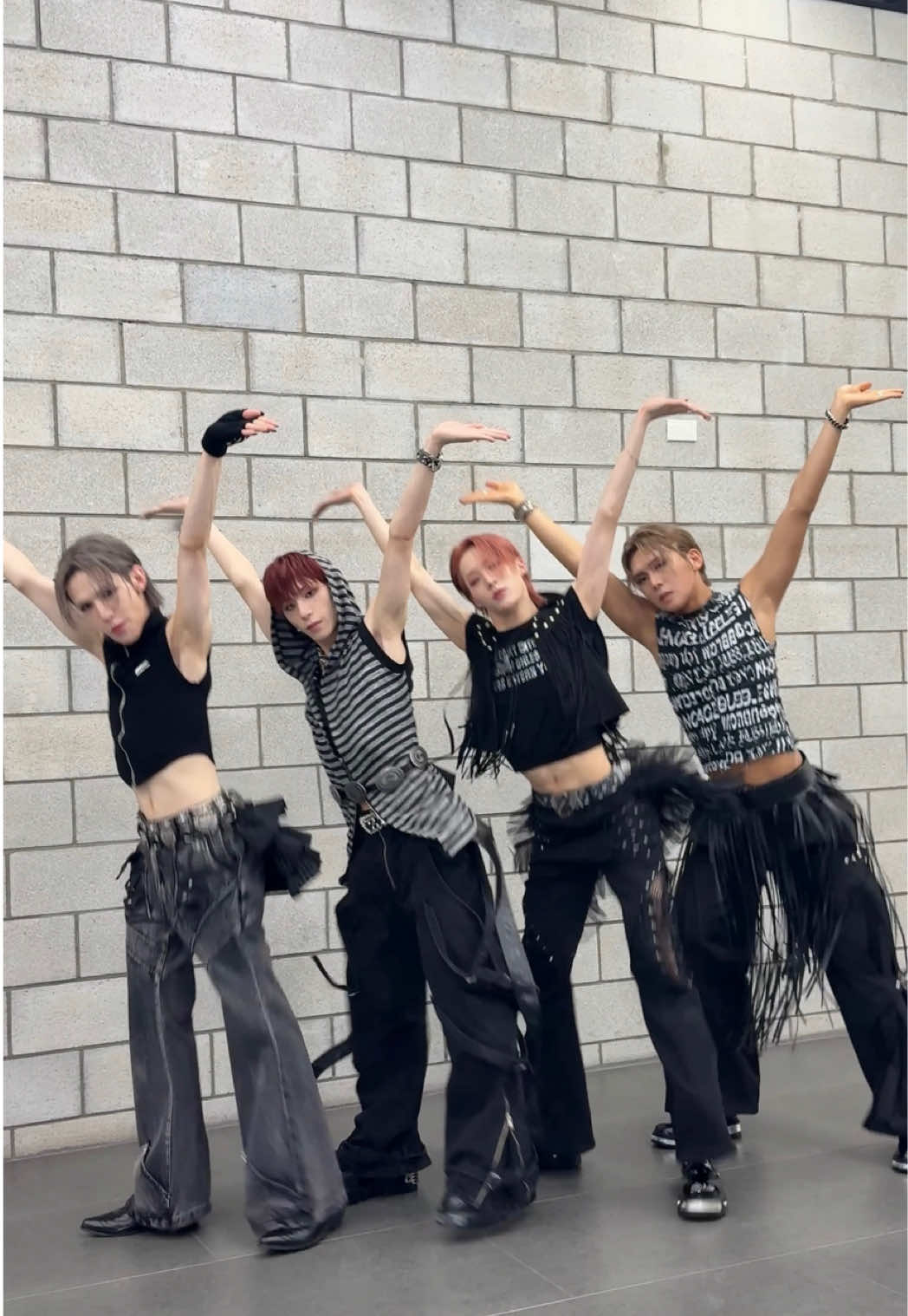 Gimme energy energy 💋 #XLOV_1andOnly #XLOV #엑스러브  #1andOnly #I_ONE #XLOV_I_ONE  