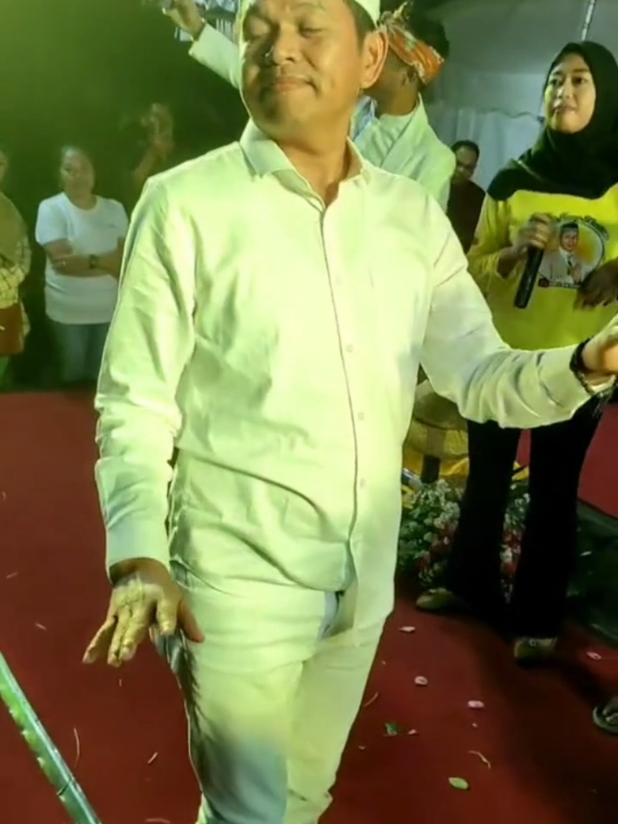 Pesona KDM dan Ibu Titiek Joget #joget #viral #kdm #fyp #fypシ 