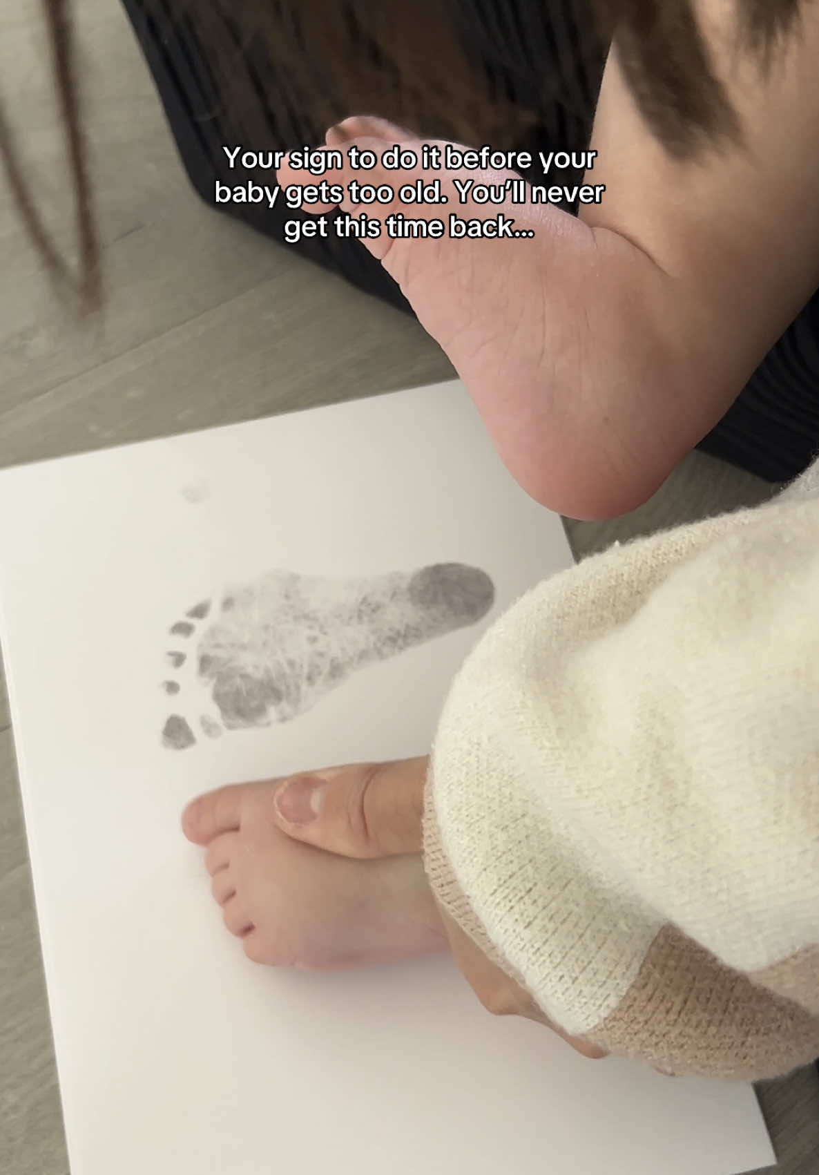Capture those tiny feet forever 🥺🤍 #babyprints #newborn #babygift #newmum #newparents #fyp 